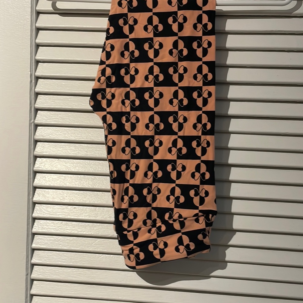 LuLaRoe / Disney one size leggings